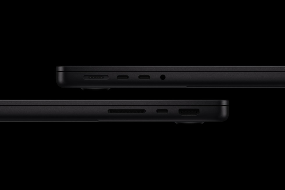 منافذ الاتصال على جانبي MacBook Pro M6 مقاس 14 بوصة
